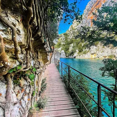 Mobil Confortable Gorges Du Verdon キャンプ場 サント・クロワ・デュ・ヴェルドン